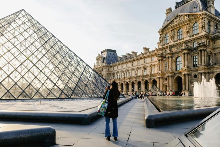 Experience the Louvre Museum Like Never Before: A Private Guided Tour in Paris