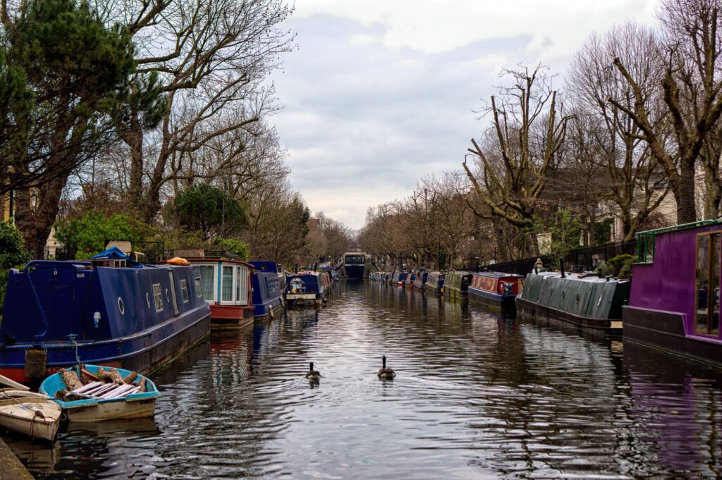 Things to do in London, canal boats on Regent’s Canal in Little Venice – an offbeat thing to do in London for curious travellers, with peaceful boat rides and colourful barges.