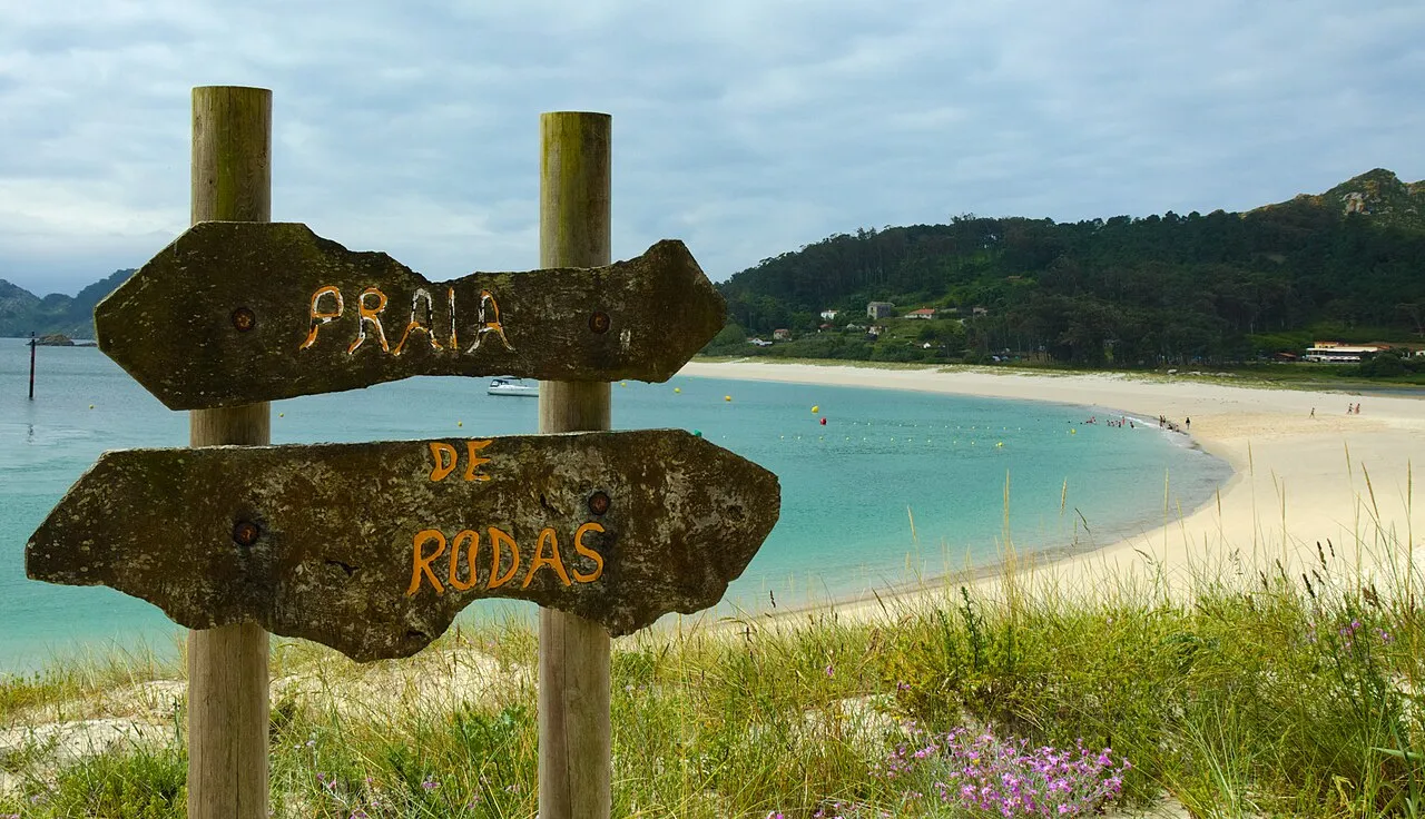 Read more about the article Visiting the Cíes Islands: Why you need to book the ferry months ahead