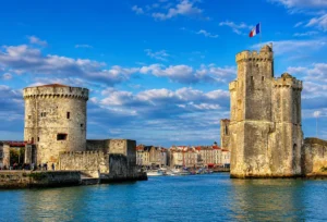 Read more about the article How to Navigate the Transport Hubs of the French Atlantic Coast